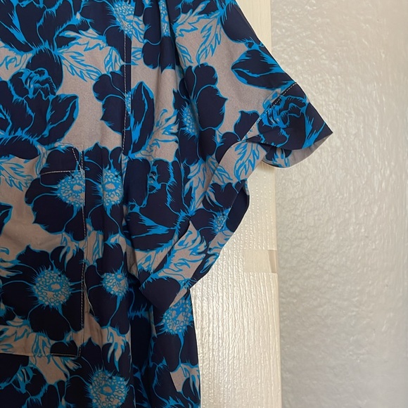 Unisex button up. - Picture 4 of 5